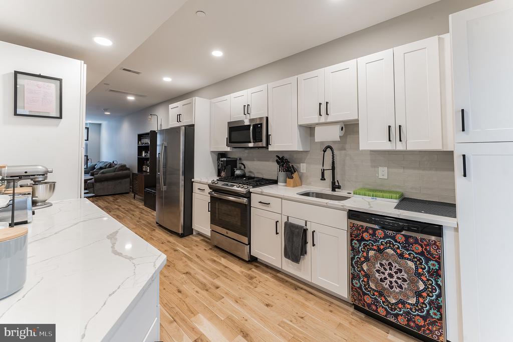 614 W MASTER STREET Unit: 1