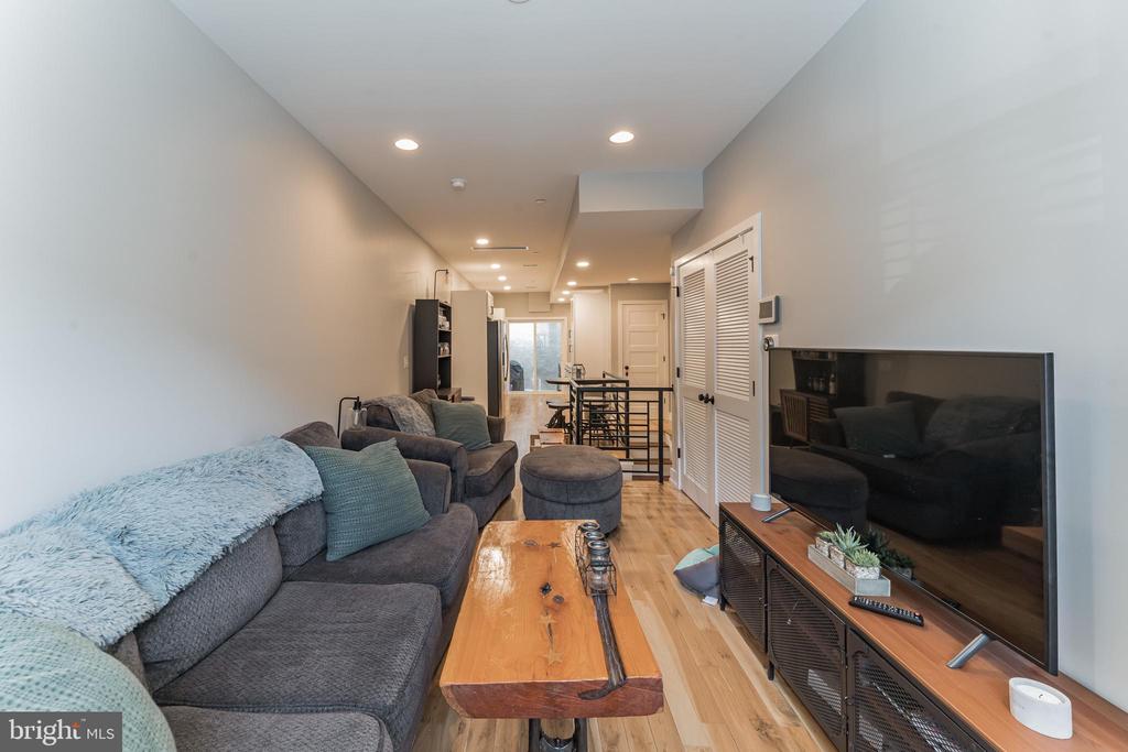 614 W MASTER STREET Unit: 1