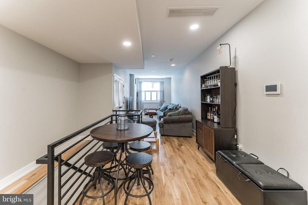 614 W MASTER STREET Unit: 1