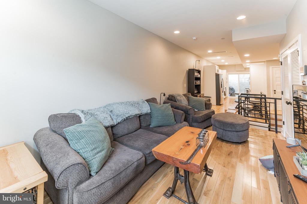 614 W MASTER STREET Unit: 1