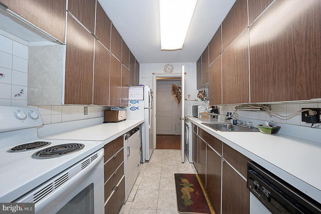1919 CHESTNUT STREET Unit: 1618