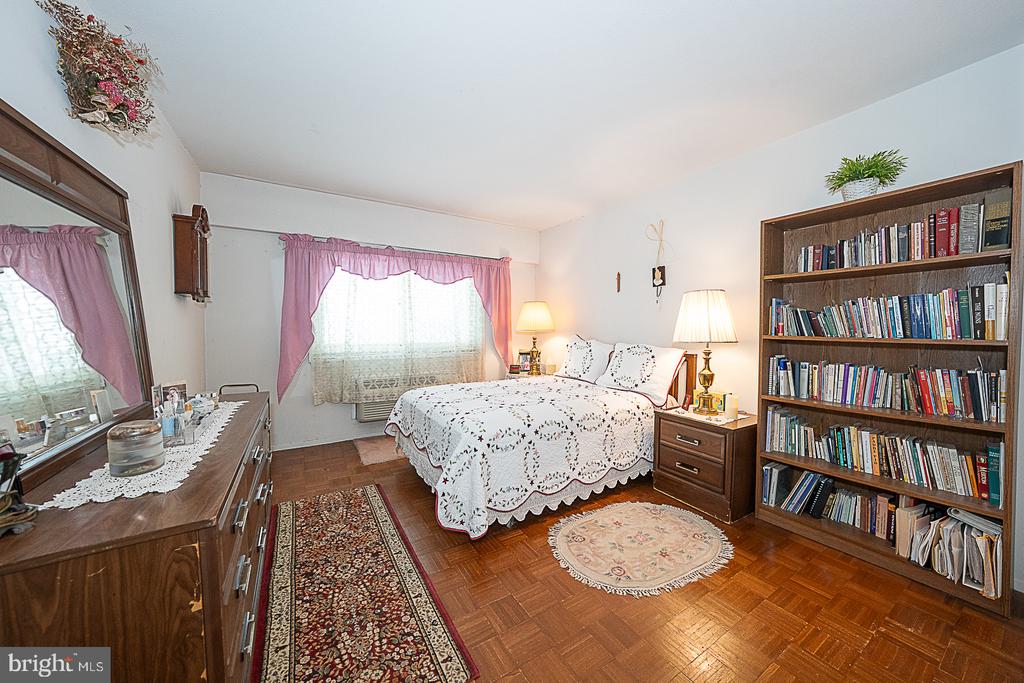 1919 CHESTNUT STREET Unit: 1618