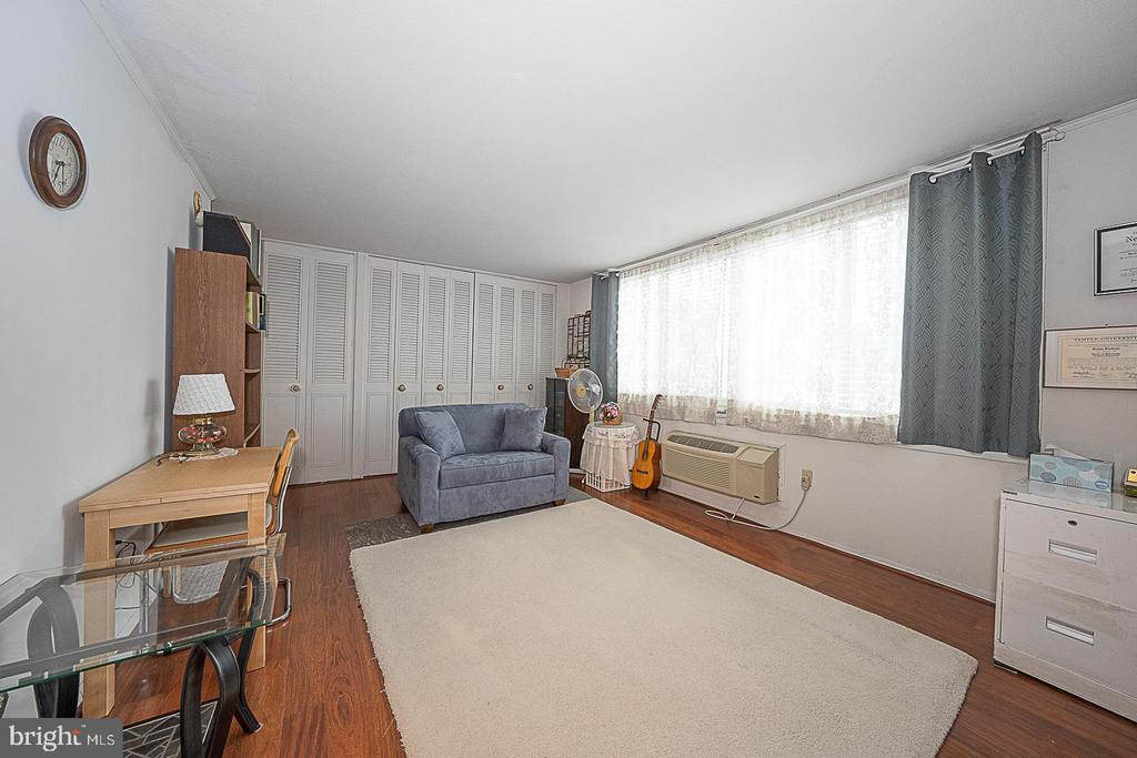 1919 CHESTNUT STREET Unit: 1618