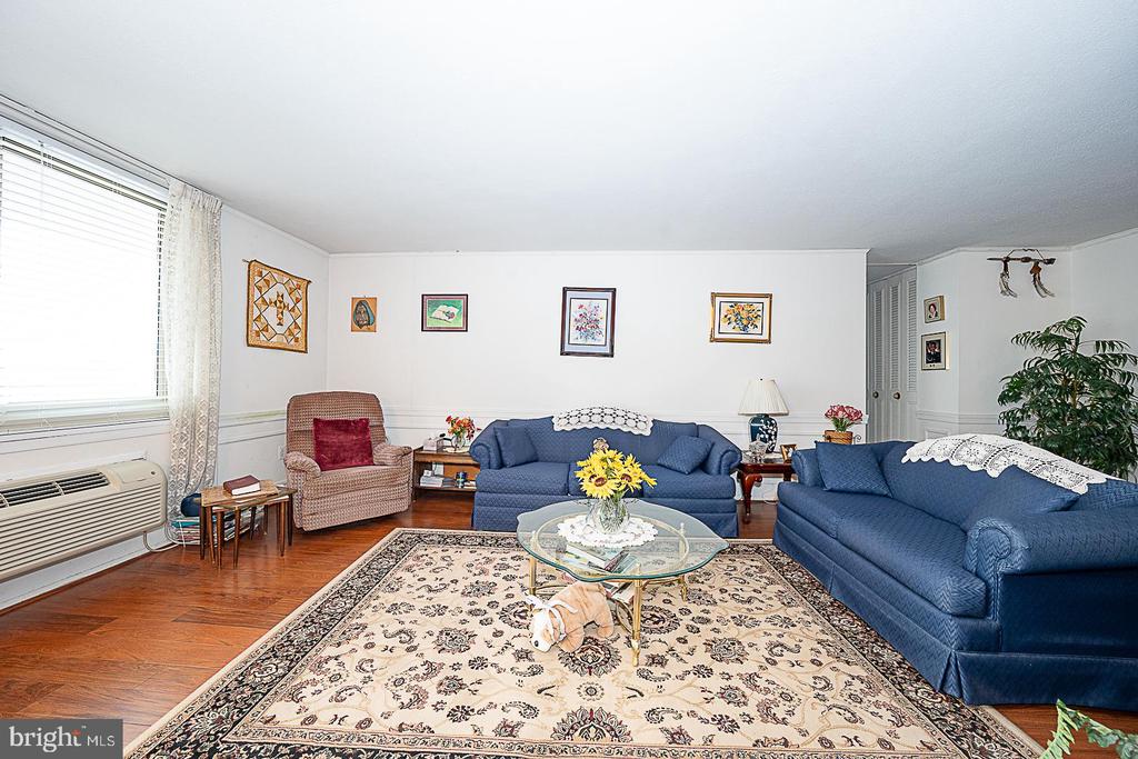 1919 CHESTNUT STREET Unit: 1618
