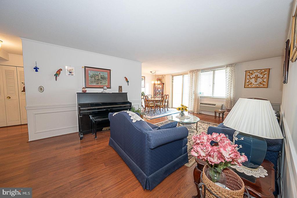 1919 CHESTNUT STREET Unit: 1618