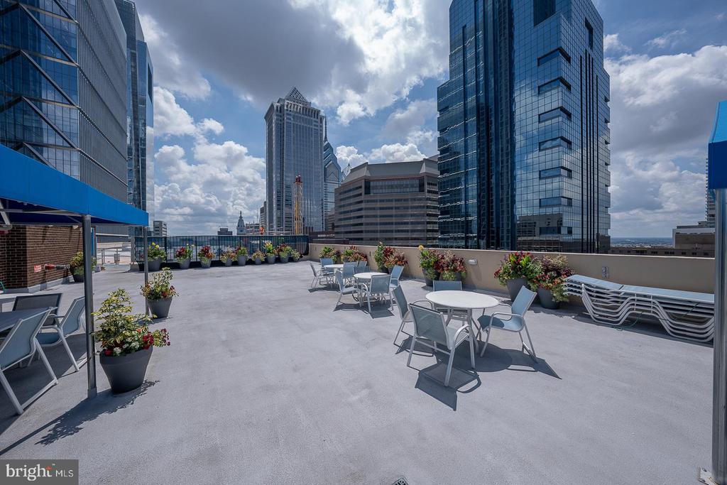 1901 JOHN F KENNEDY BOULEVARD Unit: 2714