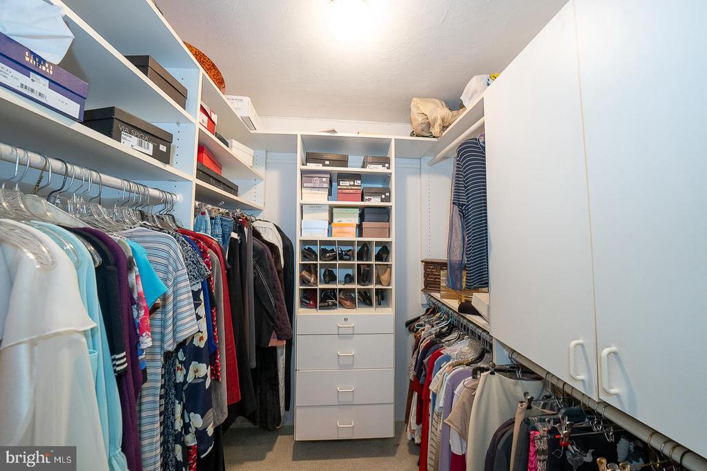 1901 JOHN F KENNEDY BOULEVARD Unit: 2714