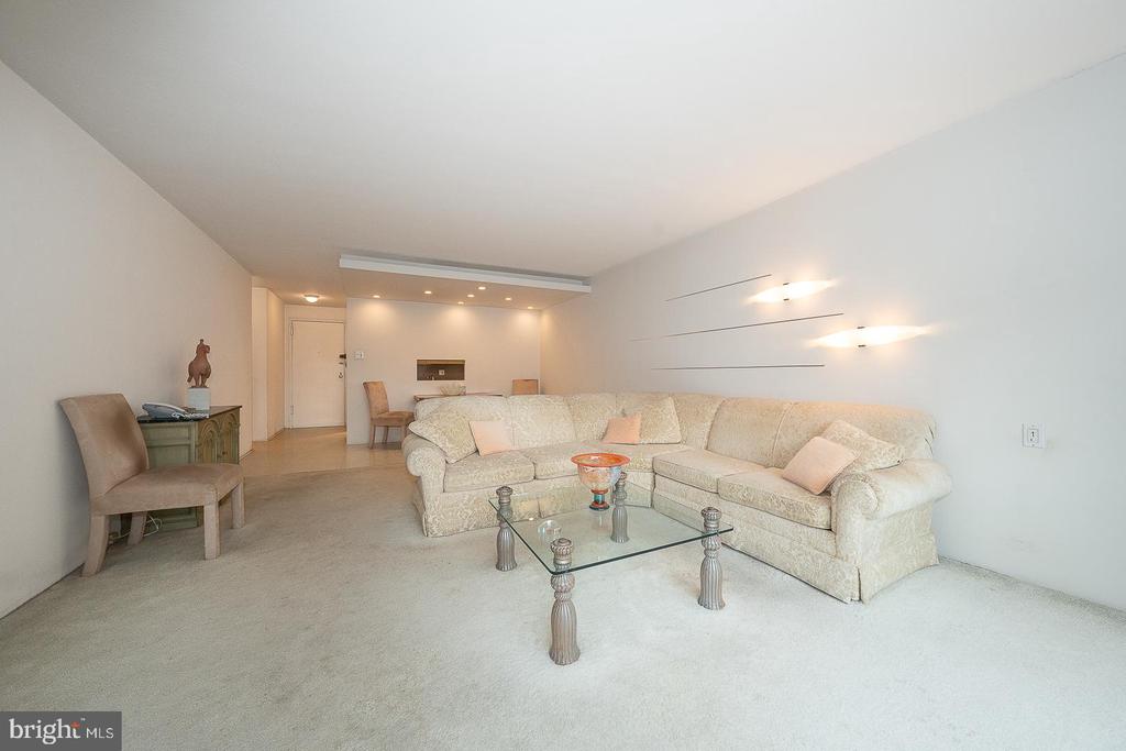 1901 JOHN F KENNEDY BOULEVARD Unit: 2714
