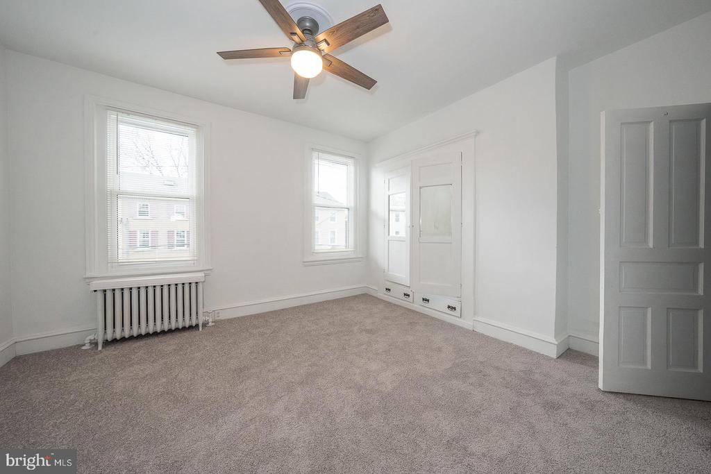 34 W DURHAM STREET