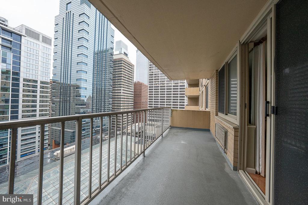 1919 CHESTNUT STREET Unit: 2020