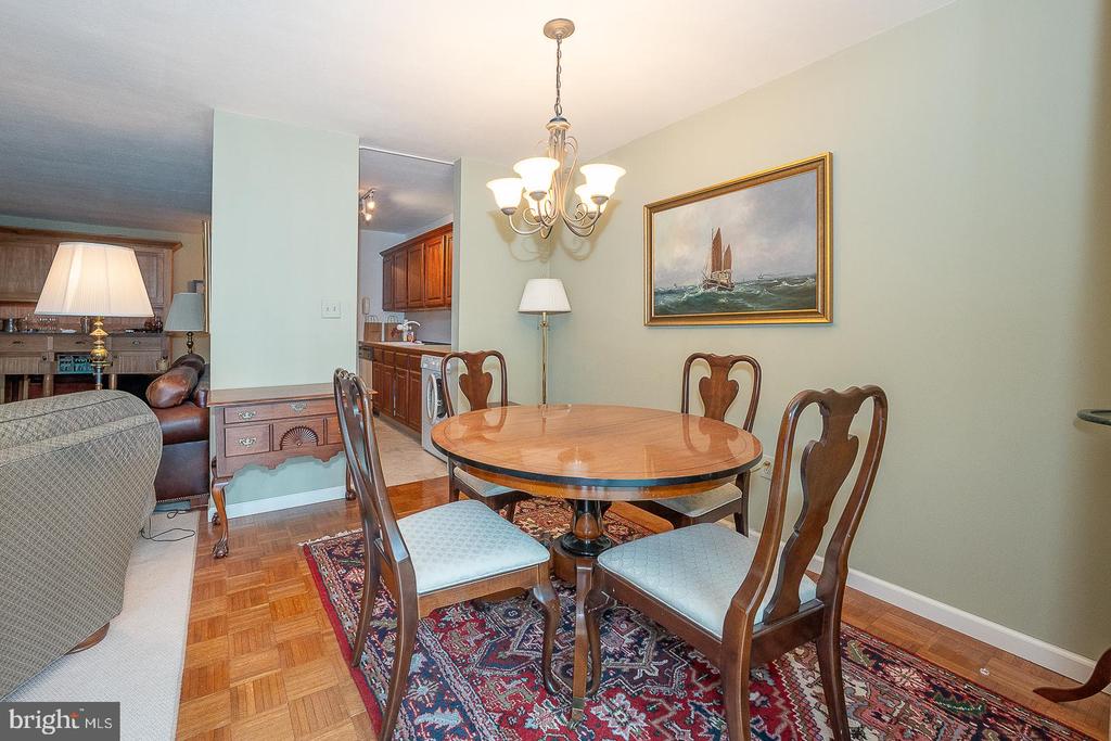 1919 CHESTNUT STREET Unit: 2020