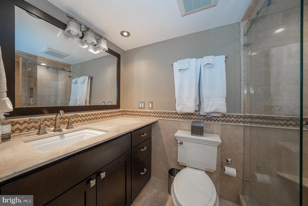 1919 CHESTNUT STREET Unit: 2020