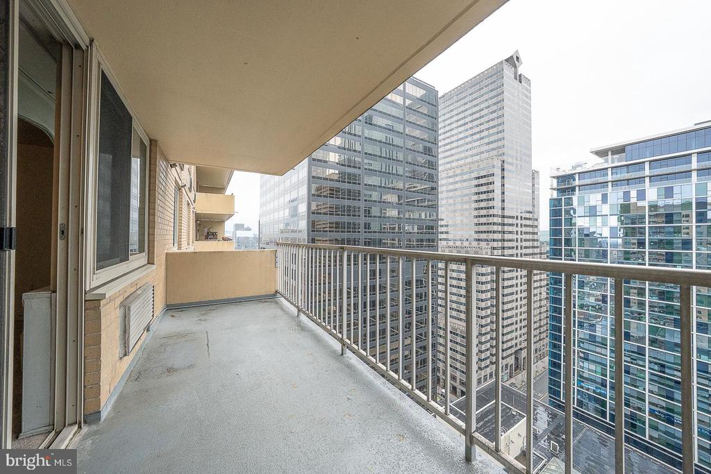 1919 CHESTNUT STREET Unit: 2521
