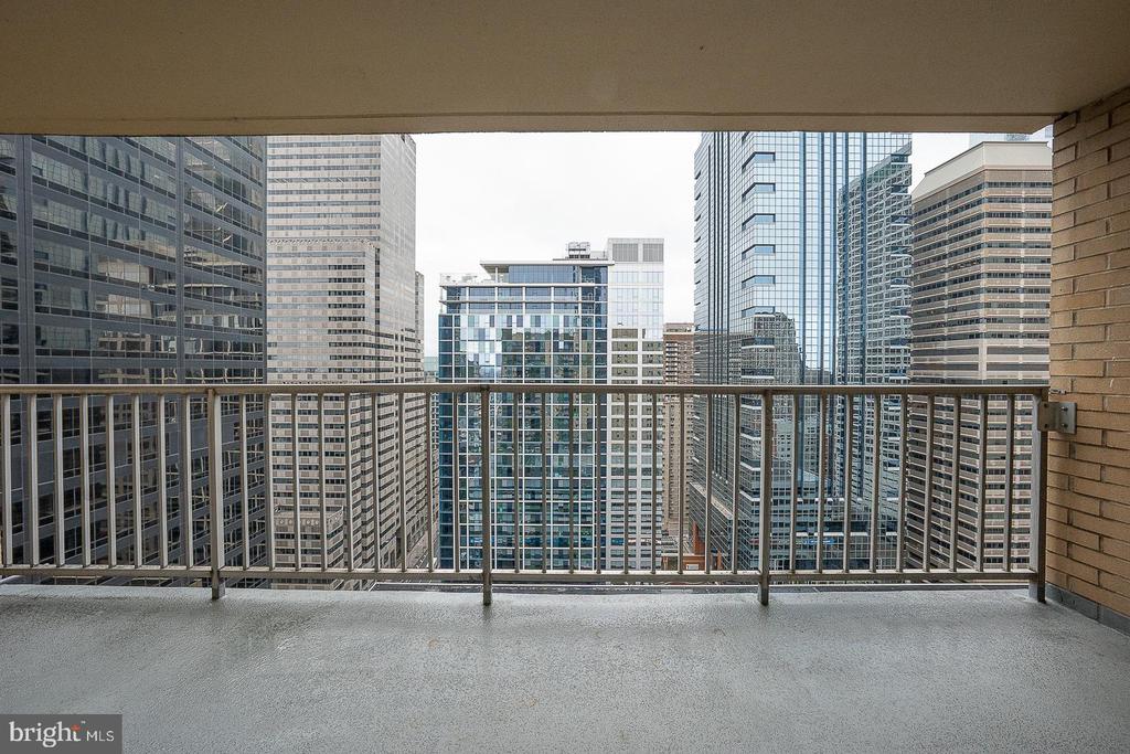 1919 CHESTNUT STREET Unit: 2521