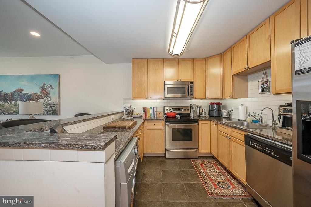 111 S 15TH STREET Unit: 2001