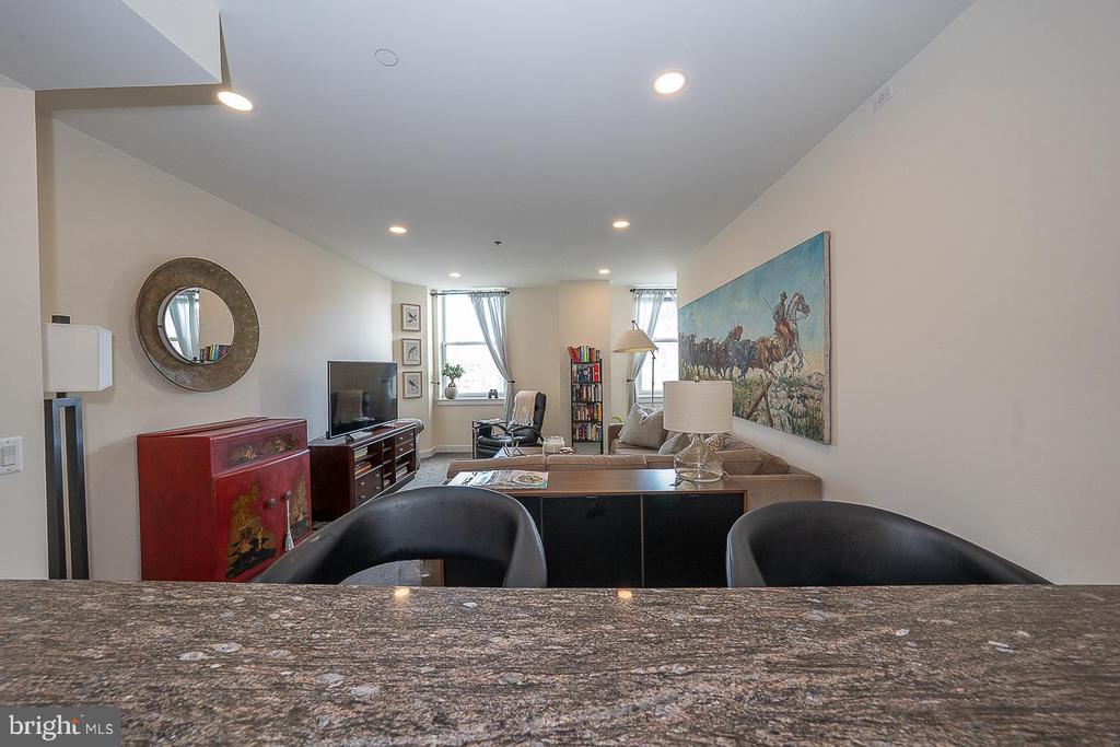 111 S 15TH STREET Unit: 2001