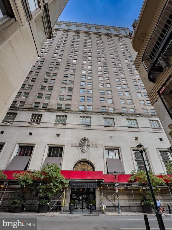 111 S 15TH STREET Unit: 2001