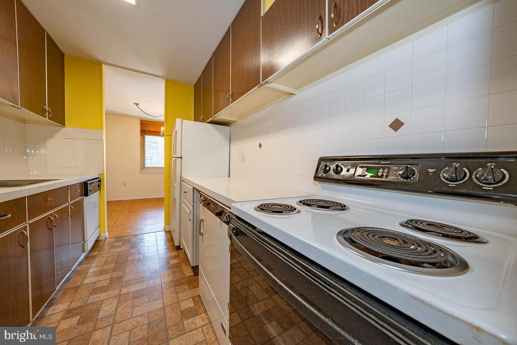 1919 CHESTNUT STREET Unit: 1016
