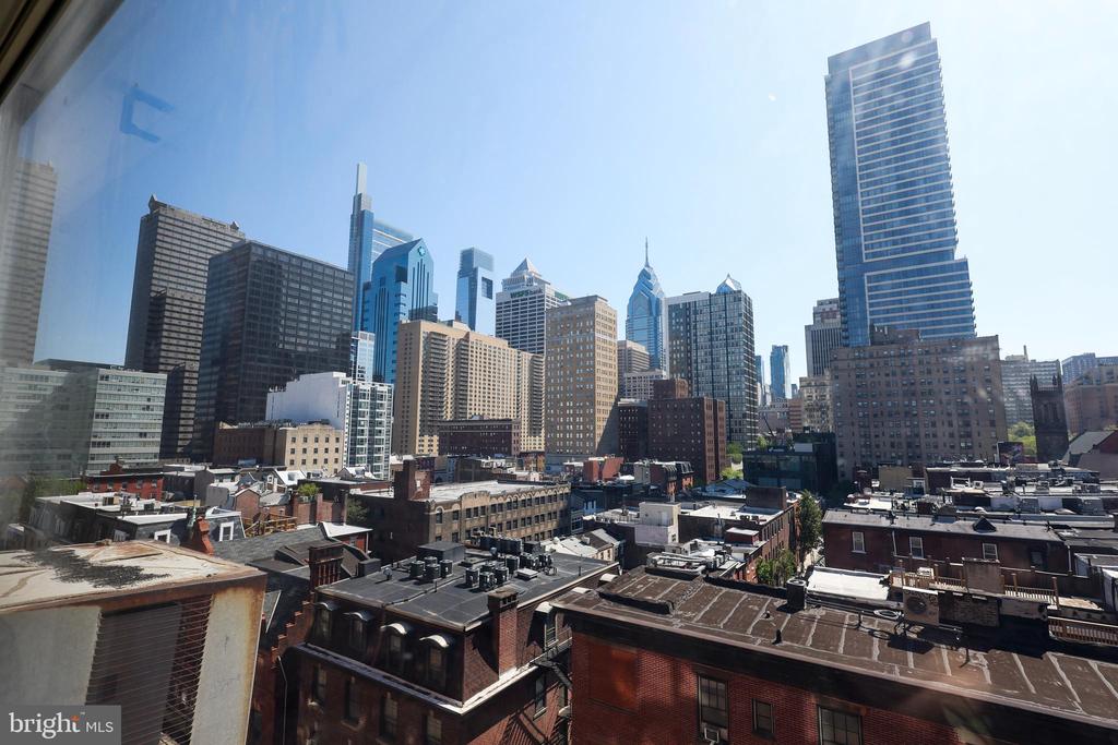 118 S 21ST STREET Unit: 911