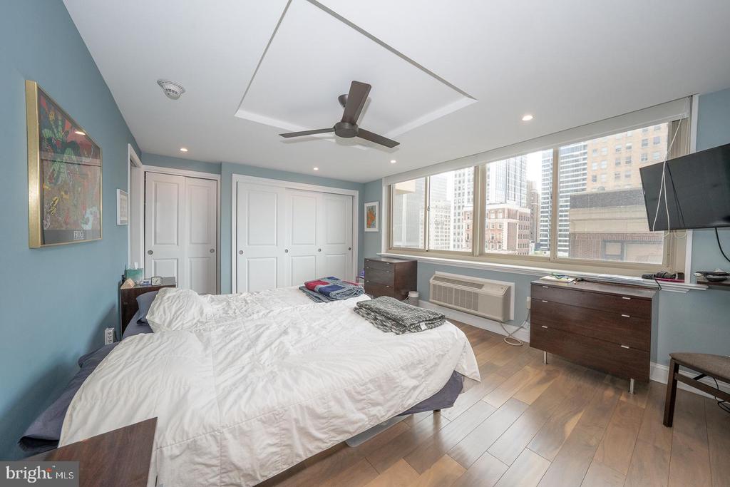 1919 CHESTNUT STREET Unit: 1018