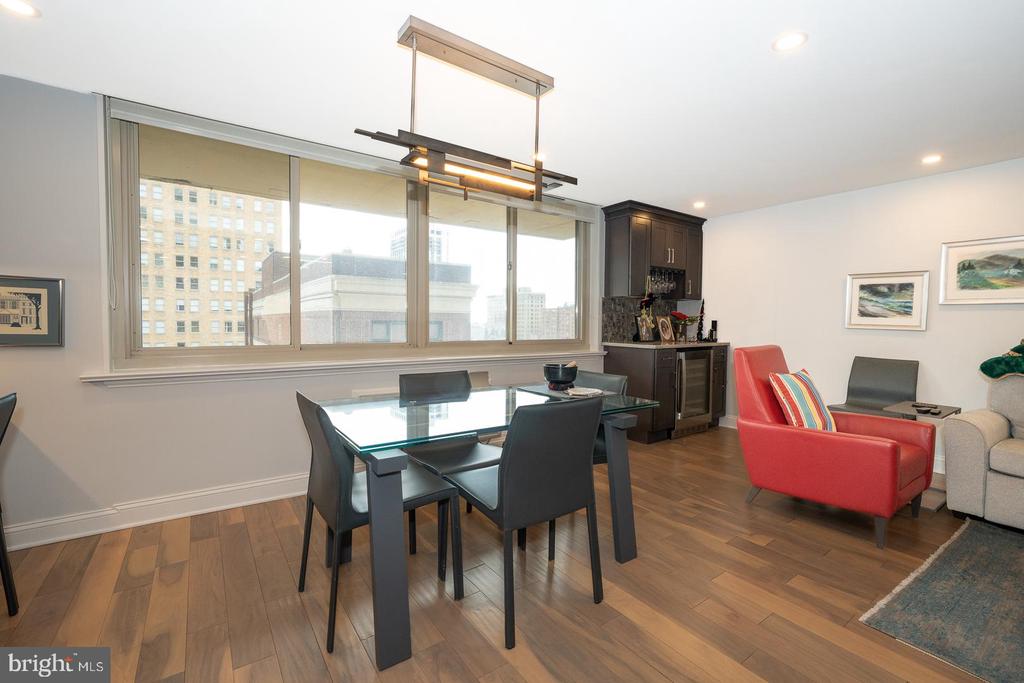 1919 CHESTNUT STREET Unit: 1018