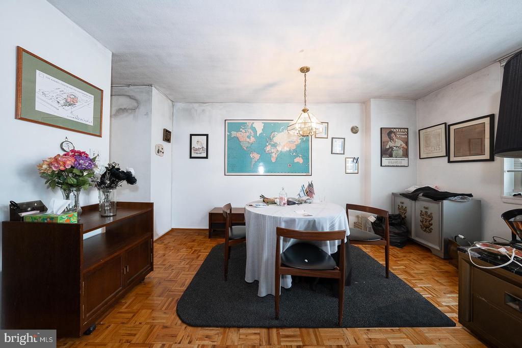 1919 CHESTNUT STREET Unit: 1824