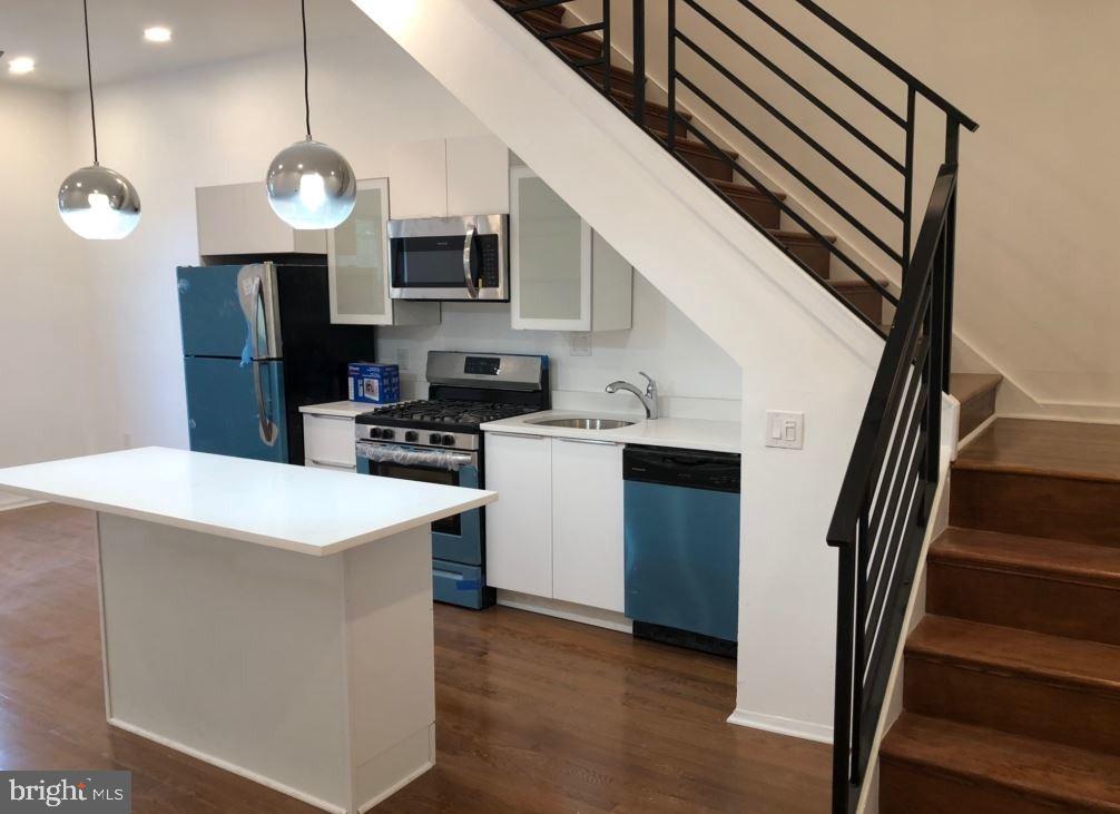 1902 W GIRARD AVENUE Unit: 2F