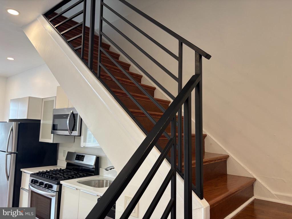 1902 W GIRARD AVENUE Unit: 2F