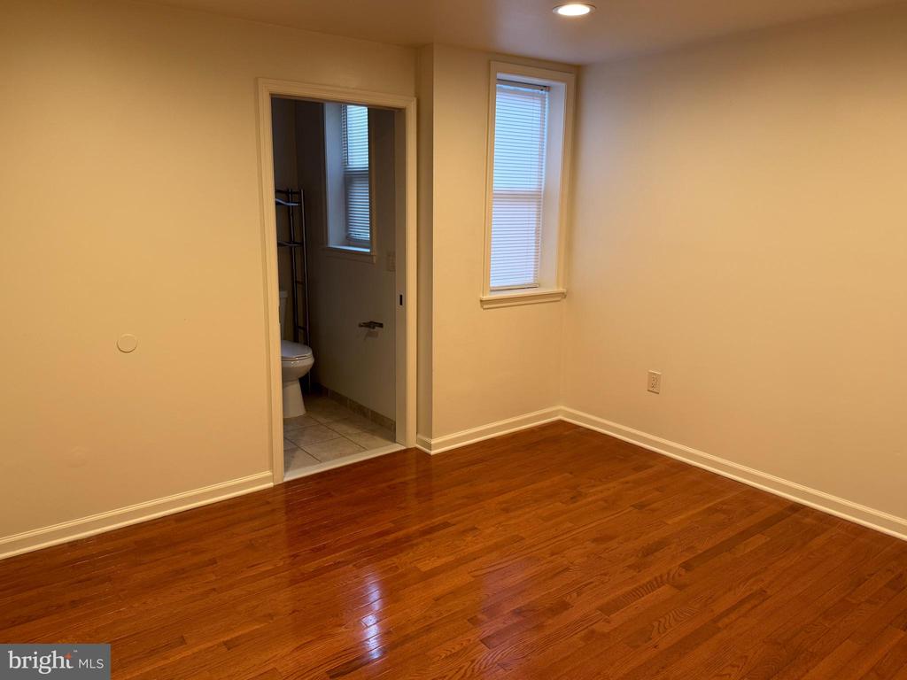 1510 FAIRMOUNT AVENUE Unit: 2F