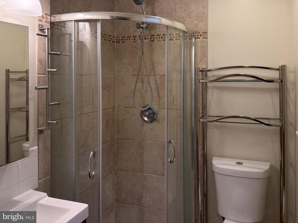 1510 FAIRMOUNT AVENUE Unit: 2F