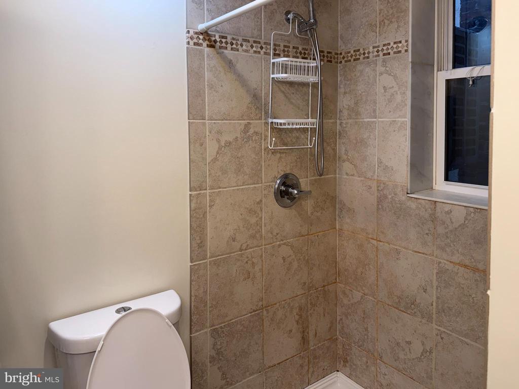 1510 FAIRMOUNT AVENUE Unit: 2F