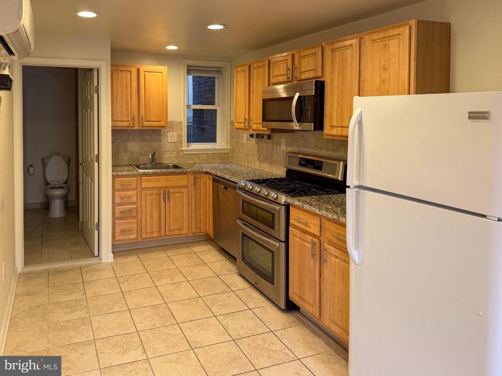 1510 FAIRMOUNT AVENUE Unit: 2F