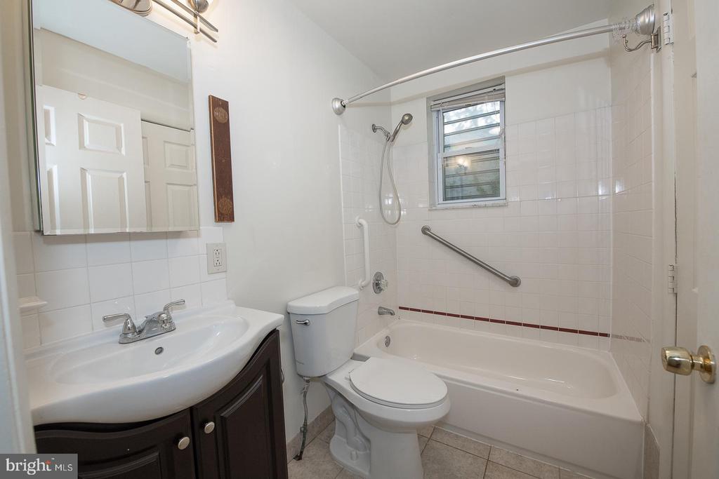 1526 MOUNT VERNON STREET Unit: 3