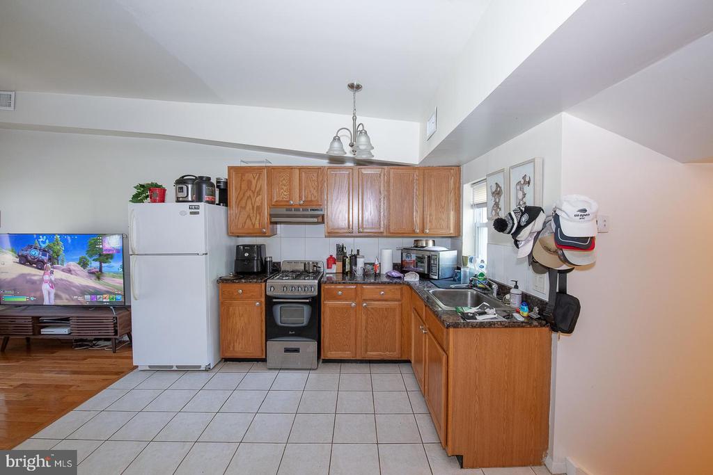 1526 MOUNT VERNON STREET Unit: 3