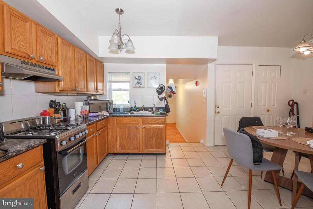 1526 MOUNT VERNON STREET Unit: 3