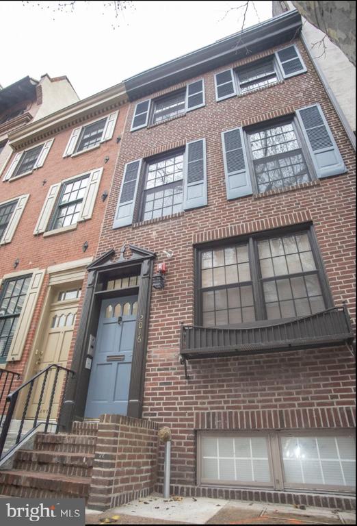 2016 LOCUST STREET Unit: LL