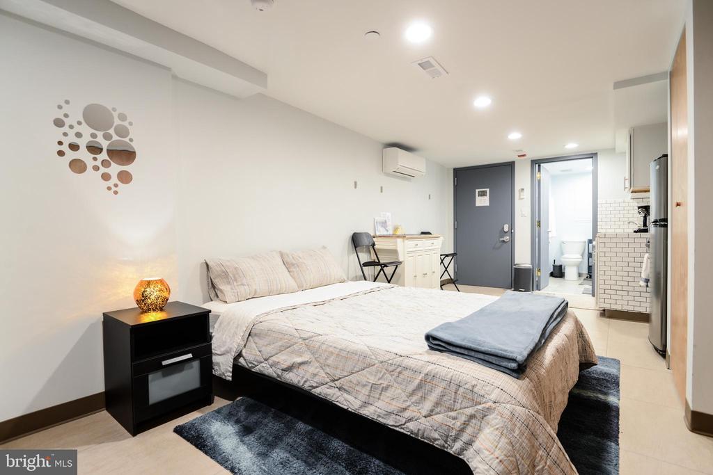 2016 LOCUST STREET Unit: LL