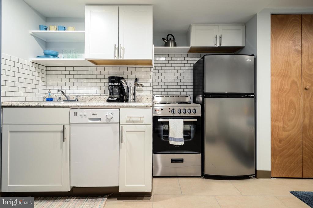 2016 LOCUST STREET Unit: LL