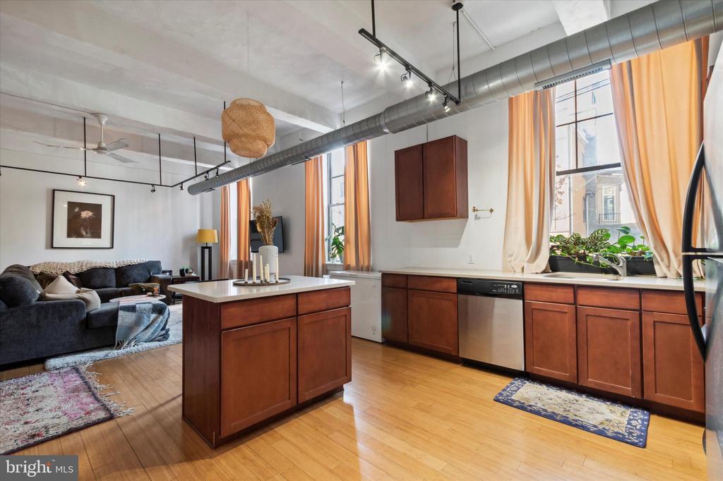 1637 POPLAR STREET Unit: N1