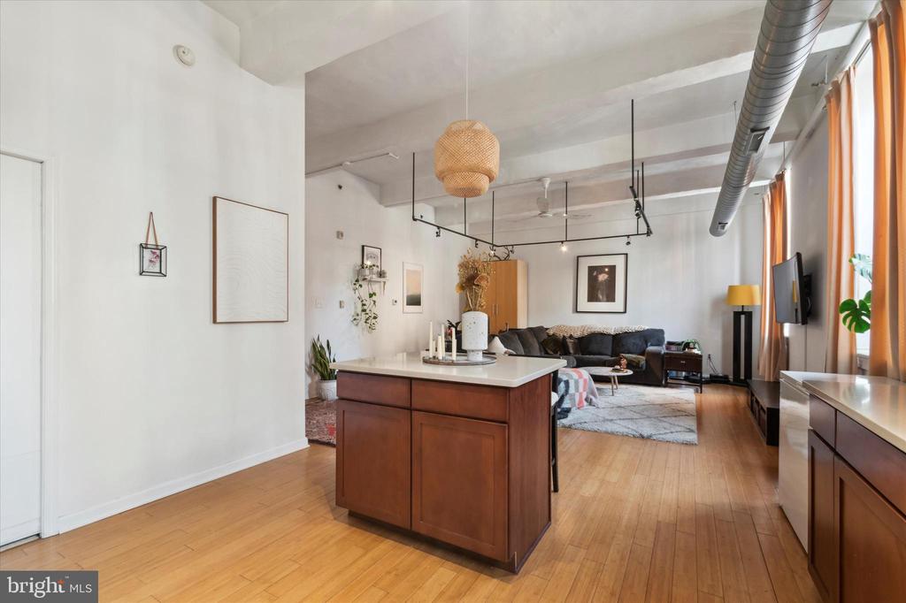 1637 POPLAR STREET Unit: N1