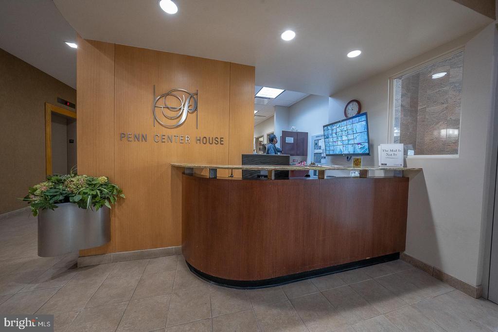 1900 JOHN F KENNEDY BOULEVARD Unit: 1808