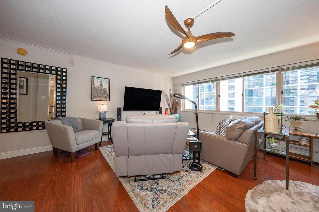 1900 JOHN F KENNEDY BOULEVARD Unit: 1808
