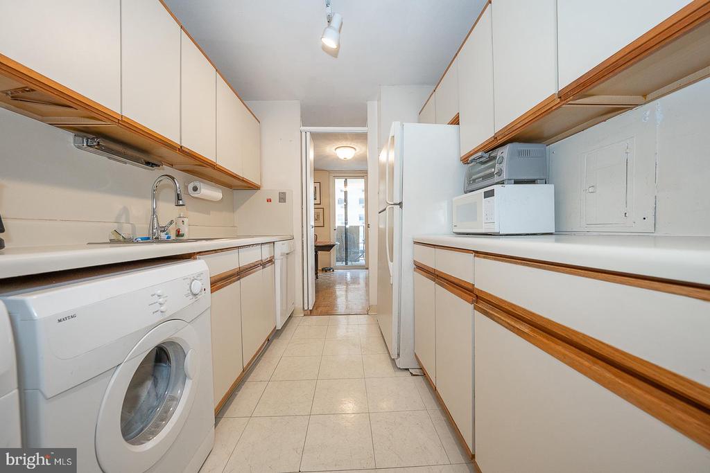 1901 JOHN F KENNEDY BOULEVARD Unit: 1117-1118