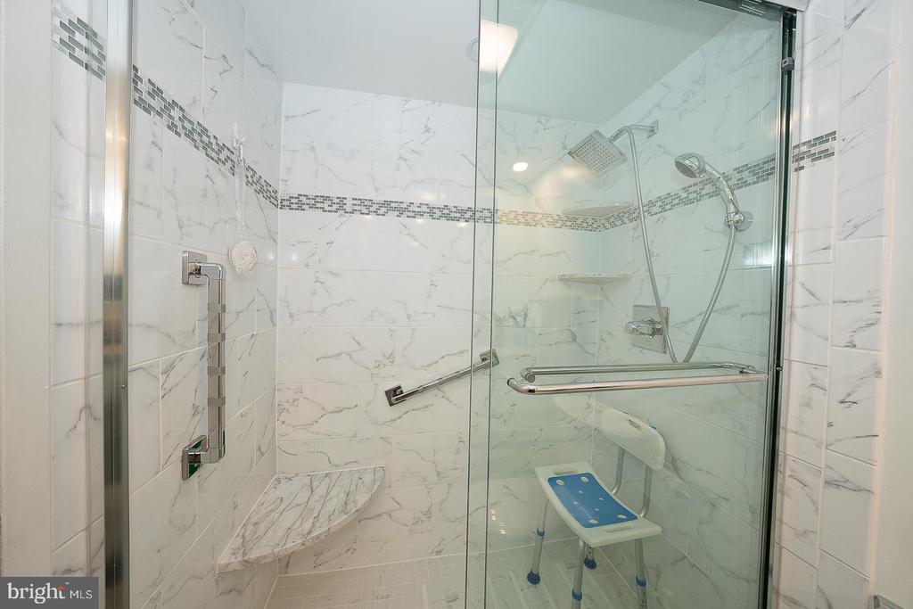 1901 JOHN F KENNEDY BOULEVARD Unit: 1117-1118