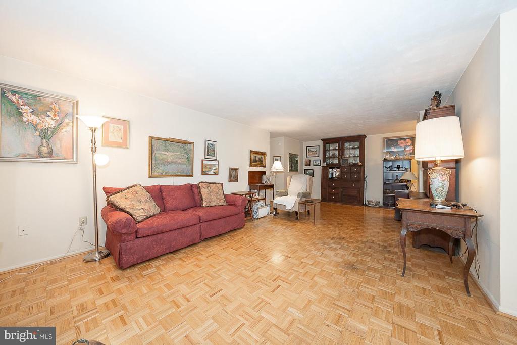 1901 JOHN F KENNEDY BOULEVARD Unit: 1117-1118