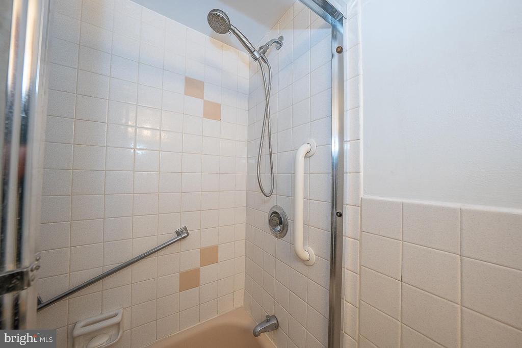 1901 JOHN F KENNEDY BOULEVARD Unit: 1117-1118