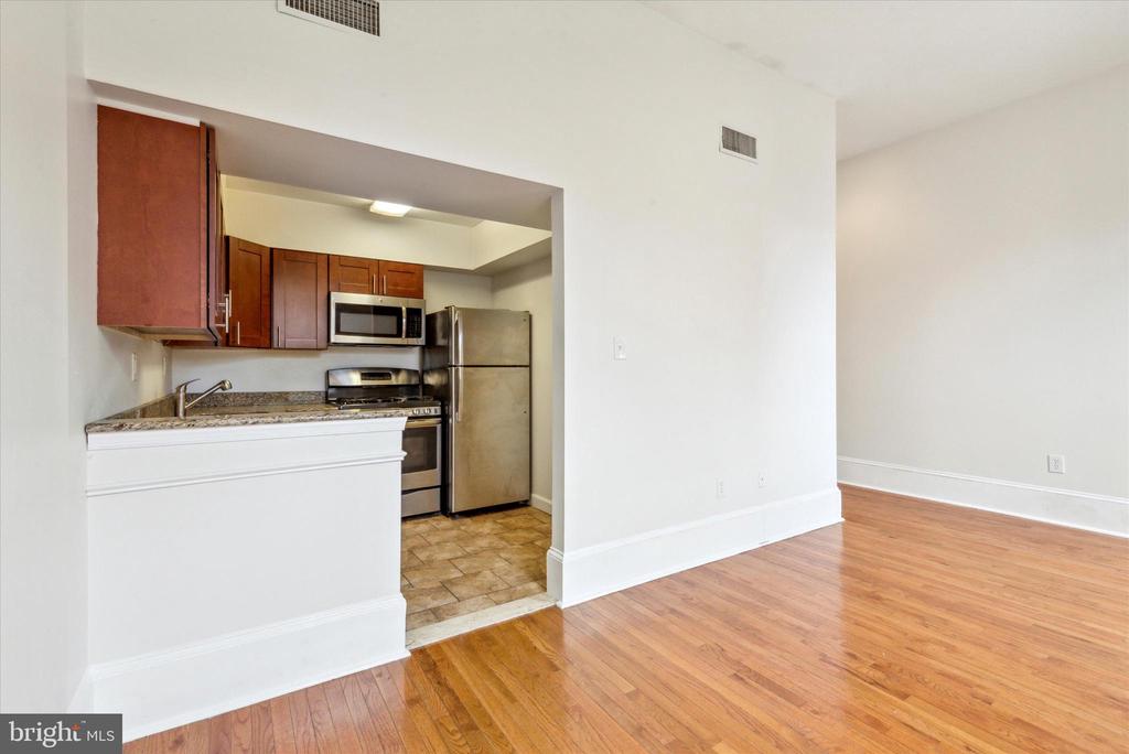 1604 WALLACE STREET Unit: 202