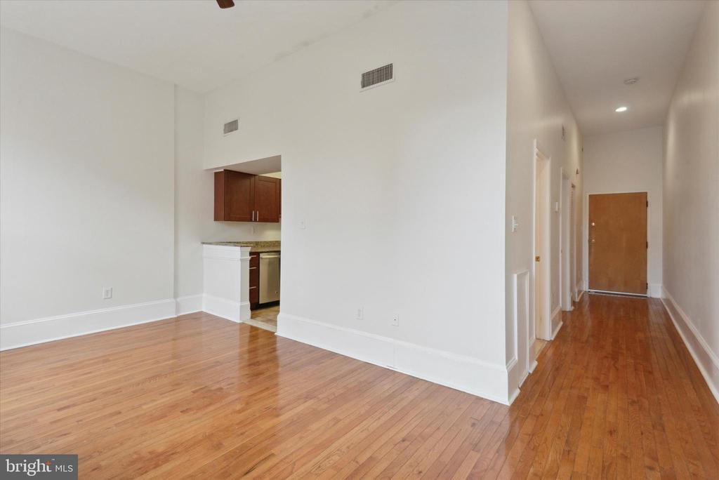 1604 WALLACE STREET Unit: 202