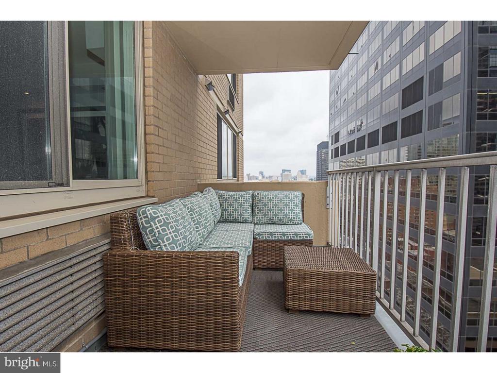 1919 CHESTNUT STREET Unit: 1919
