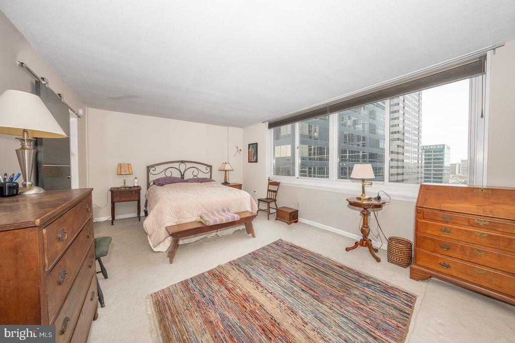 1919 CHESTNUT STREET Unit: 1919